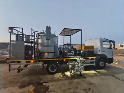 Termoplastik Yol Çizgi Kamyonu Termoplastik Yol Çizgi Kamyonu