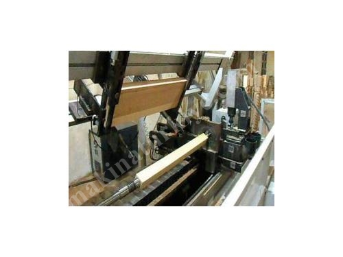 CNC Ağaç Torna Makinesi