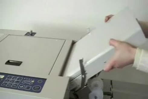 Uchida Aerofold Vakumlu Kağıt Katlama Makinası 15,000 A4 Broşür / Saat 