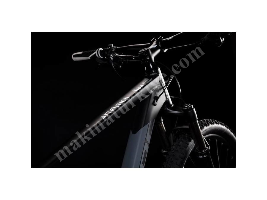 Hardtail Dağ Bisikleti (Siyah, Beyaz) 17 İnç - Cube ATTENTION SL