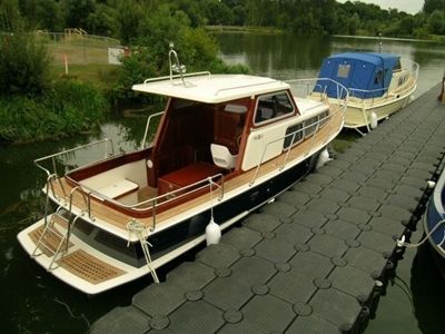 8.00 M Polyester Kamaralı Tekne / Karayel Pt-8.00 K
