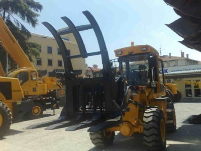 Lastikli Yükleyici ( 5,6 Ton - 80 Hp ) - 5