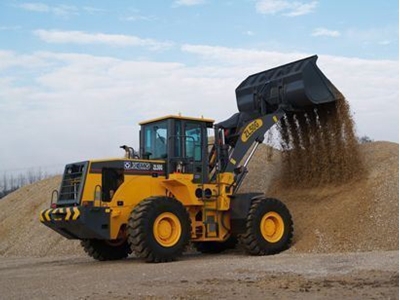 Lastikli Yükleyici ( 18 Ton - 220 Hp )