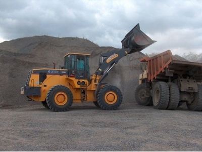 Lastikli Yükleyici ( 6 Ton - 174 Kw )