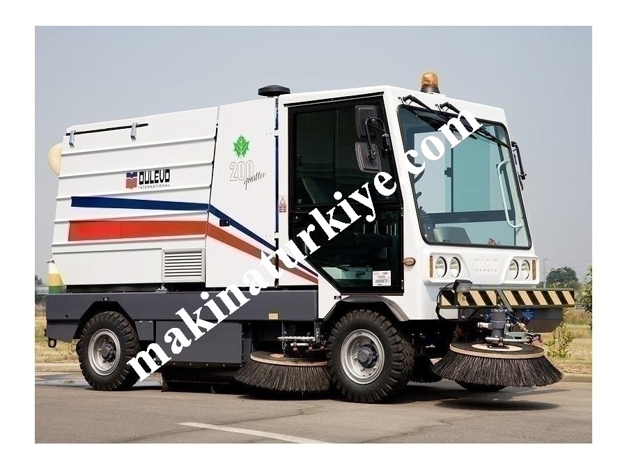 Dizel Yol Süpürme Aracı ( 2,5 M3 )