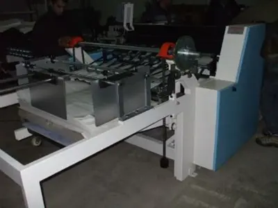 2 Spulen Laminierte Schneide- und Formatiermaschine