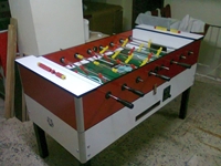 Стандартный стол для игры в настольный футбол с стеклом в аренду - 1