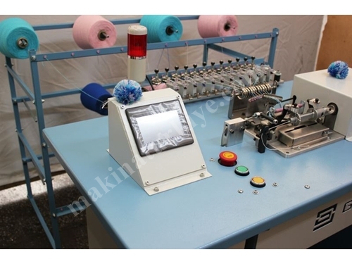 Pom Pom Making Machine - Hat Sock Sweater Accessory Machine