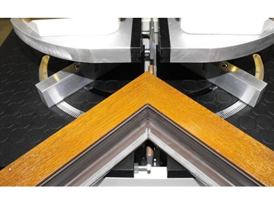 Machine de soudage d'angle unique Promak - 5