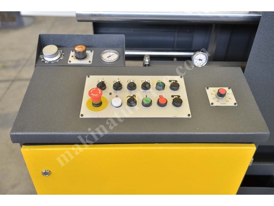 Yarı Otomatik Sütunlu Şerit Testere Makinesi (BMSY-1110C)