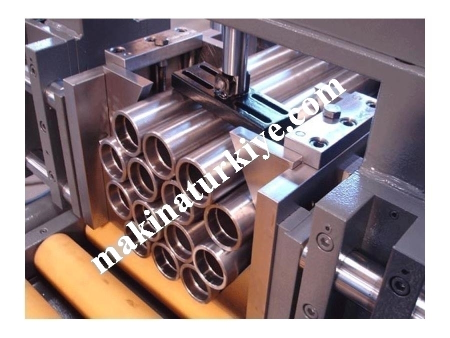 Yarı Otomatik Sütunlu Şerit Testere Makinesi (BMSY-325C)