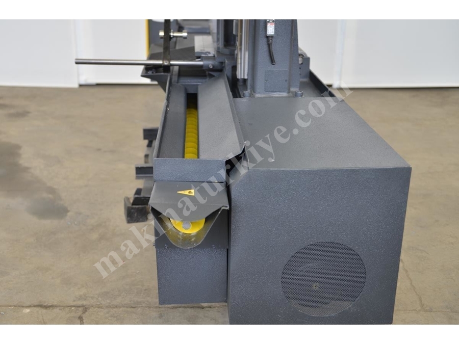 Yarı Otomatik Sütunlu Şerit Testere Makinesi (BMSY-325C)
