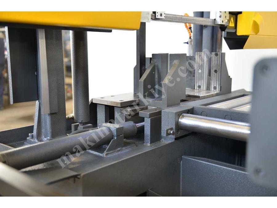 Yarı Otomatik Sütunlu Şerit Testere Makinesi (BMSY-325C)