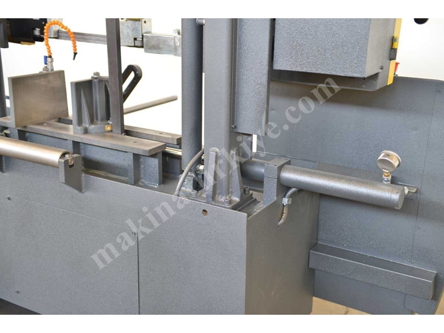 Yarı Otomatik Sütunlu Şerit Testere Makinesi (BMSY-325C)