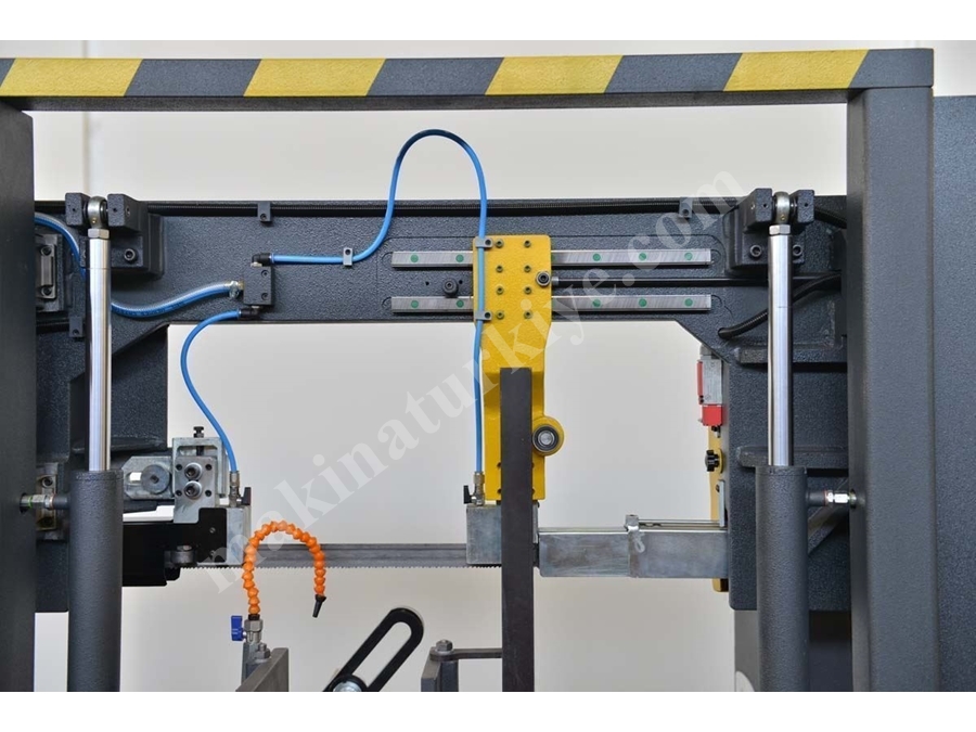 Yarı Otomatik Sütunlu Şerit Testere Makinesi (BMSY-325C)