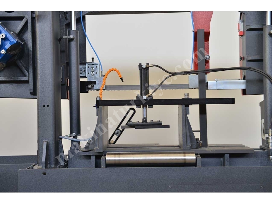 Yarı Otomatik Sütunlu Şerit Testere Makinesi (BMSY-325C)