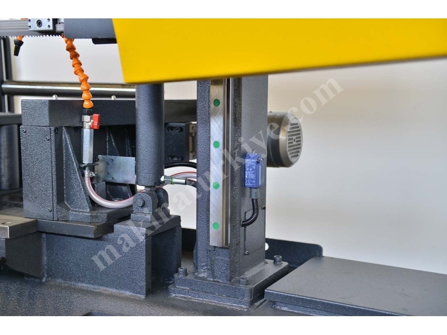 Tam Otomatik Sütunlu Şerit Testere Makinesi (BMSO-360C)