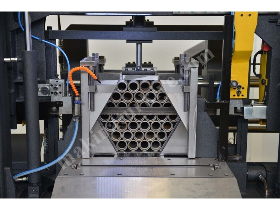 Yarı Otomatik Sütunlu Şerit Testere Makinesi (BMSY-560C)