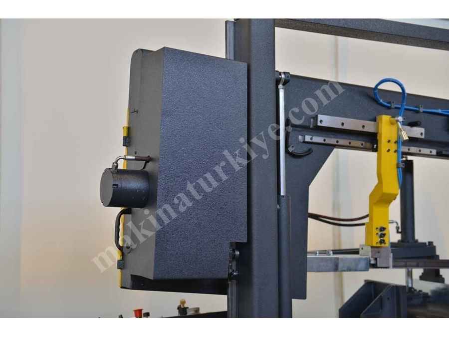 Yarı Otomatik Açılı Kesim Sütunlu Şerit Testere Makinesi Beka-Mak (BMSY-360CGH)
