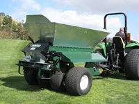 CR-7 Removable Type Grass Top Sand Spreading and Material Loading Unloading Machine - 2