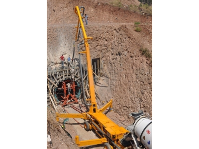 Beton Pompası - Kendinden Yürüyüşlü 21-24 M Bomlu Şantiye İçi Mobil Beton Pompası - 1