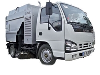 2m³ Vacuum Road Sweeper and Cleaning Vehicle - 0