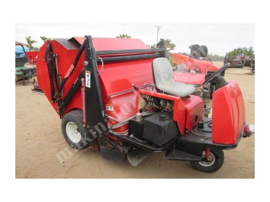 Gazlı 19 Hp Çim Süpürge Makinası 