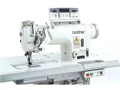Швейная машина с двумя иглами и обрезанием нитей T 8452 B