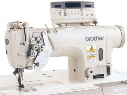 Machine à coudre à double aiguille à coupe de fil, à crochet large T 8752 B