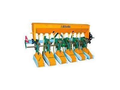 6 Row (4+2) Hoeing Machine - 1