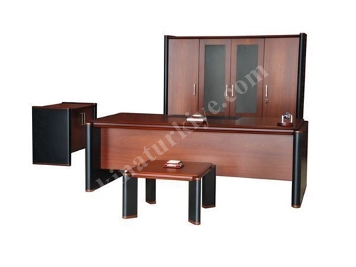 Diplomatic Wooden Polished Office Desk Set