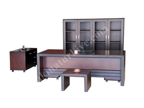Parliament Leather Covered Executive Desk Set