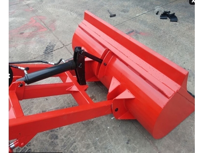 Kova Devirmeli Pistonlu Kepçe 210 cm TPK - 1