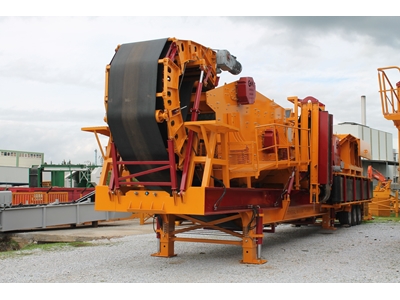 150-240 Ton / Saat Çeneli Kırıcılı Kapalı Devre Kırma Eleme Mobil Konkasör - 3