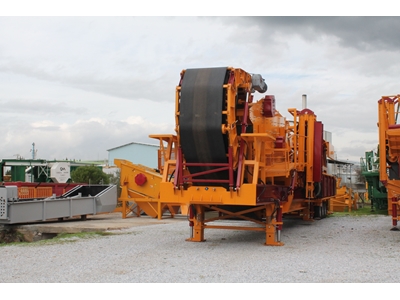150-240 Ton / Saat Çeneli Kırıcılı Kapalı Devre Kırma Eleme Mobil Konkasör - 4