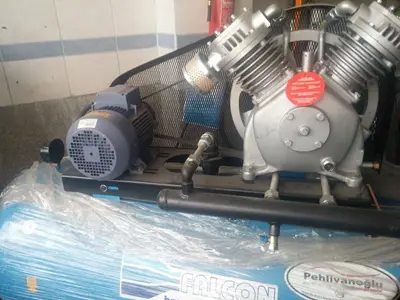 500 Lt 7.5 Hp Pistonlu Hava Kompresörü 