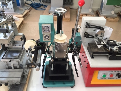 Печатная машина с закрытой камерой для печати на подложках