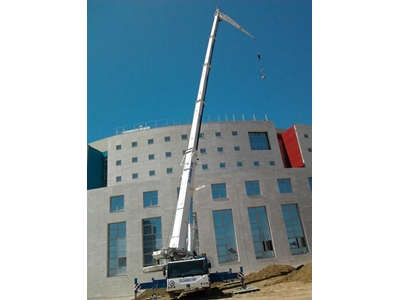 Liebherr Crane - 1