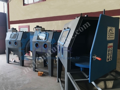 Vacuum Cabin Sandblasting Machine