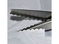 KAİ N5350 Plastic Handle Tailor's Pinking Shears Zigzag Cutting Scissors - 1