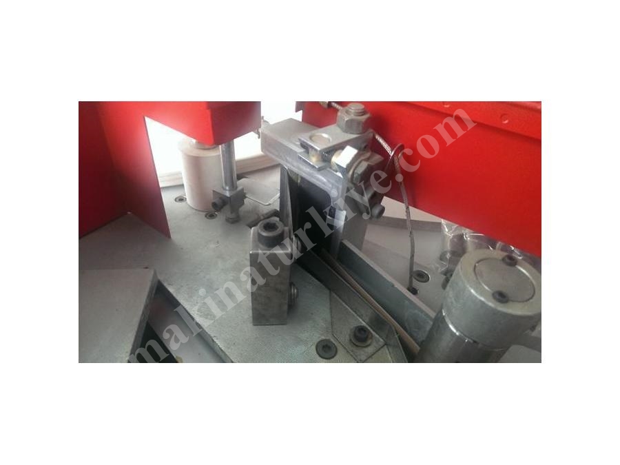 Turanlar - T-Eb 170 Kenar Yapıştırma Makinesi