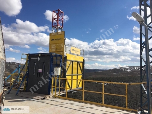 2000 kg Mietexterner Aufzug für die Baustelle mit Last und Personal