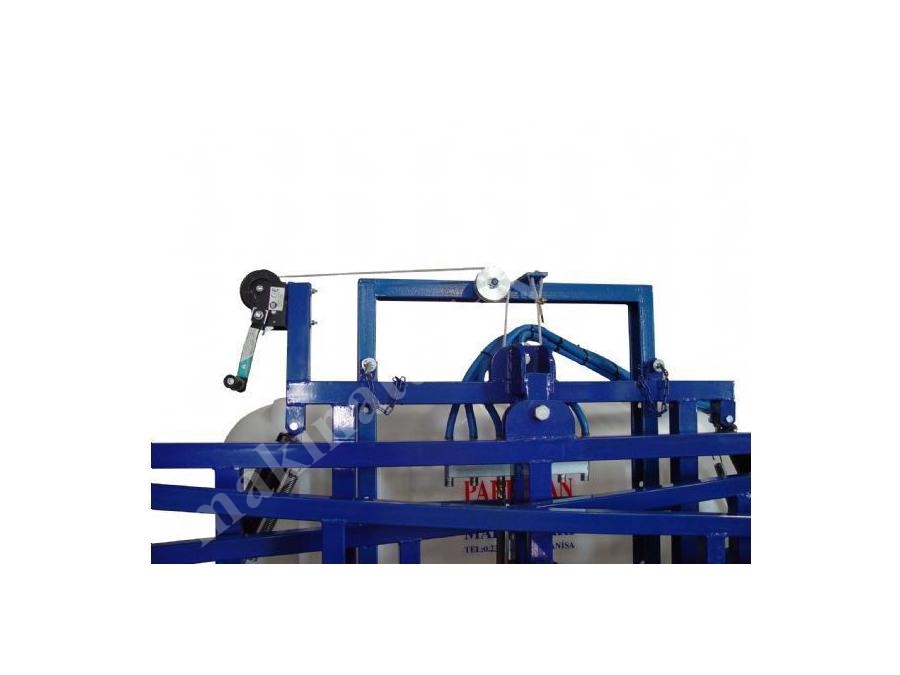 Asılır Tip Özel Tarla Pulverizatörü 600 Lt.
