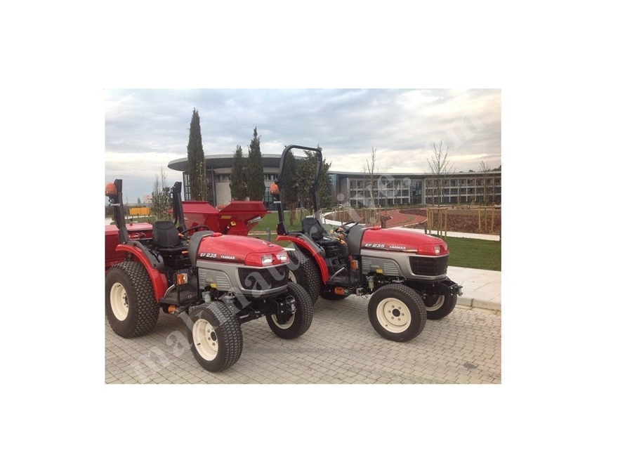Yanmar EF 235 H 4WD Kompakt Traktör 