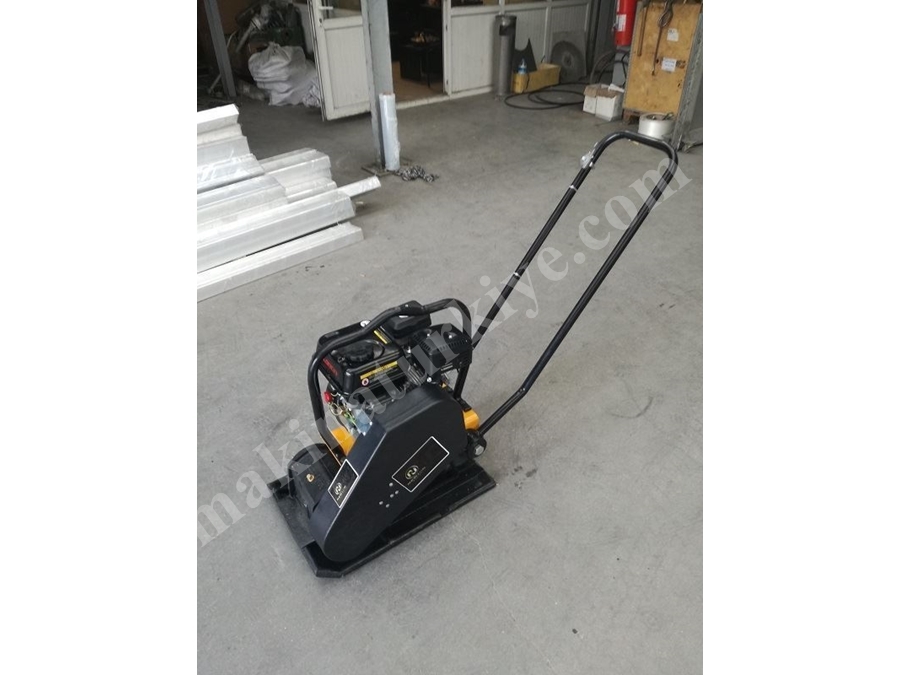 Döküm Tablalı Kompaktör (Benzin Dizel Elektrik Motorlu) - Newton Makine Ntk18/40