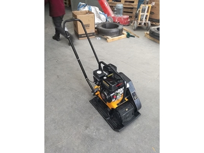 Döküm Tablalı Kompaktör (Benzin Dizel Elektrik Motorlu) - Newton Makine Ntk18/40 - 0