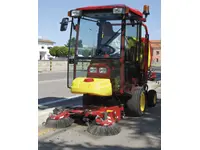 Sokak Ve Cadde Süpürme Makinası