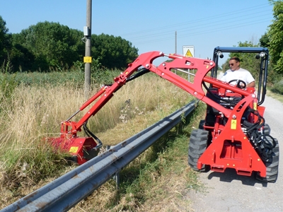 Kompakt Kanal Açma İş Makinası - 11