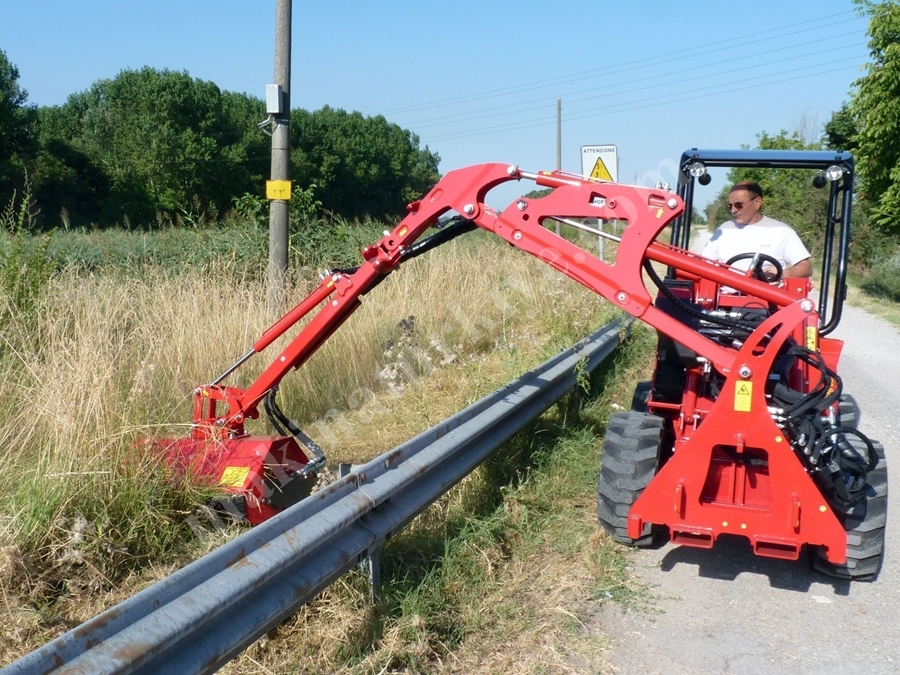 Kompakt Kanal Açma İş Makinası