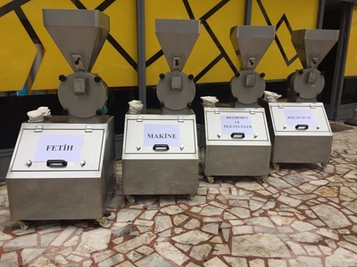 200-350 Kg/Hour Grain Grinder - 1
